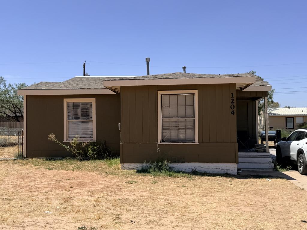1204 Lamar Ave — photo