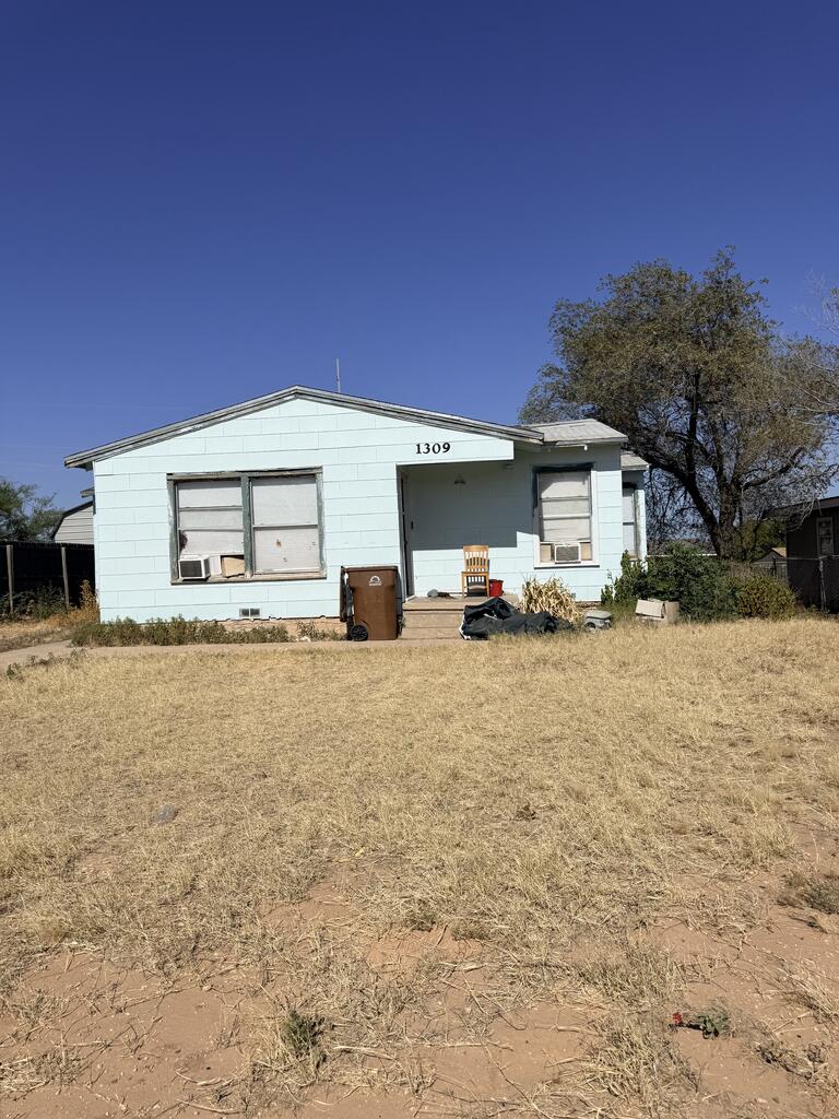 1309 Lamar Ave — photo
