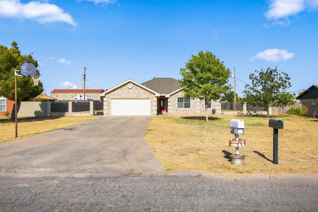 6306 Chickasaw — photo