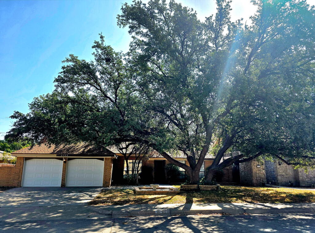 2102 Wydewood Dr — photo