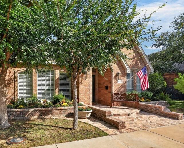 5604 Fenway Dr — photo