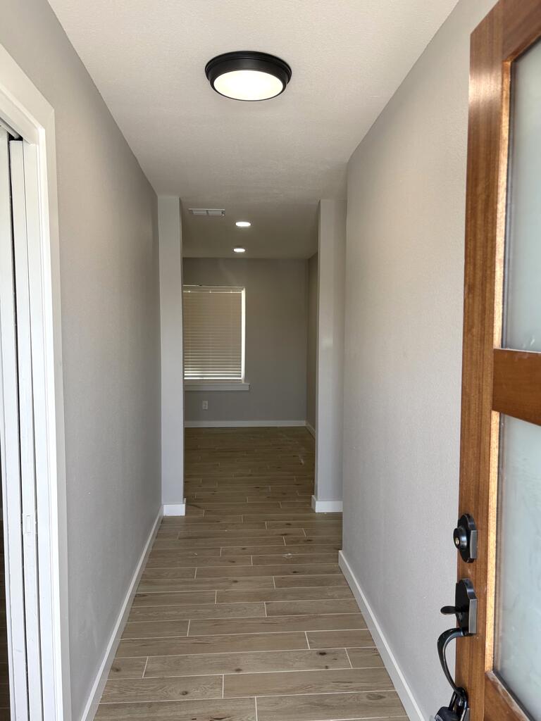 209 E Dormard Avenue, Midland, TX 79705 — photo 2