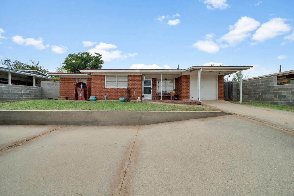 606 Elgin, Big Spring, TX 79720 — photo 3