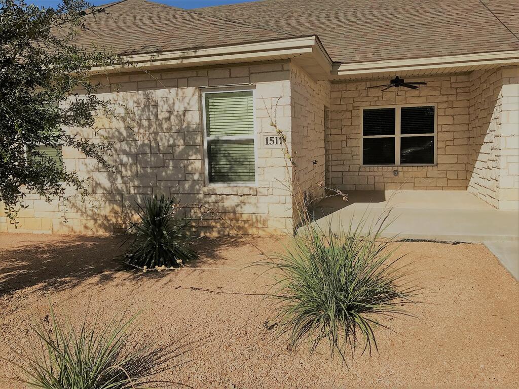 1511 Club Dr — photo