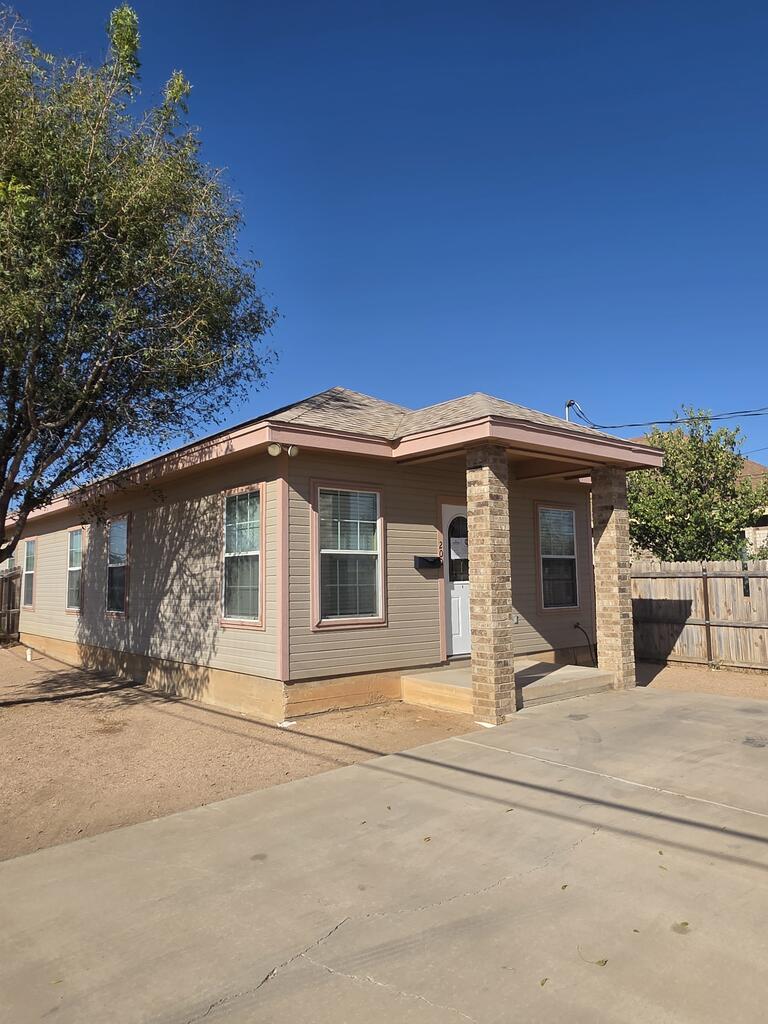 200 Mitchell #B — photo