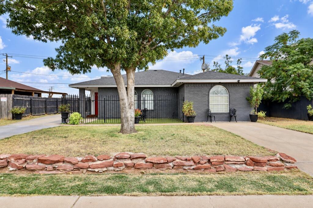 1207 Burchill Dr — photo