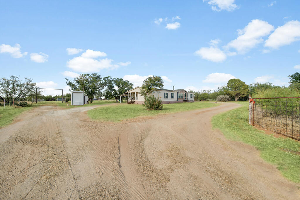 2303 N Anderson Road, Big Spring, TX 79720 — photo 2