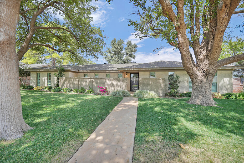 2808 Stutz Dr — photo
