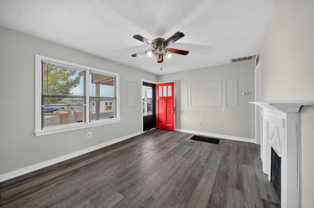 704 Tulsa, Big Spring, TX 79720 — photo 2