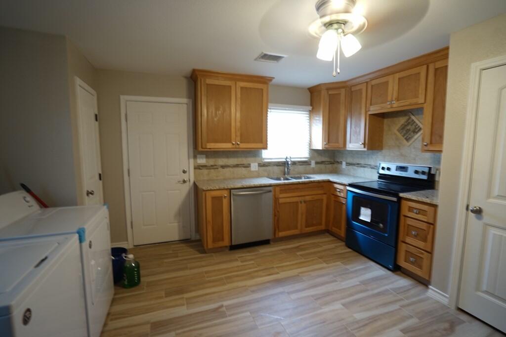 222 Mitchell #A, Midland, TX 79701 — photo 2