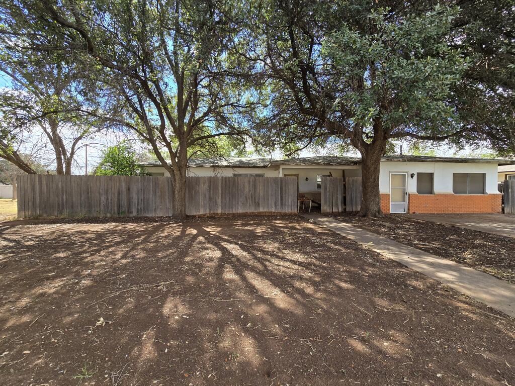 1505 Community Lane — photo
