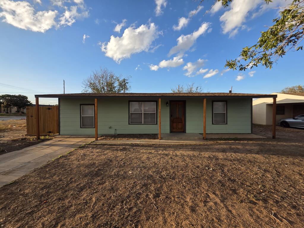 1103 E Pine — photo