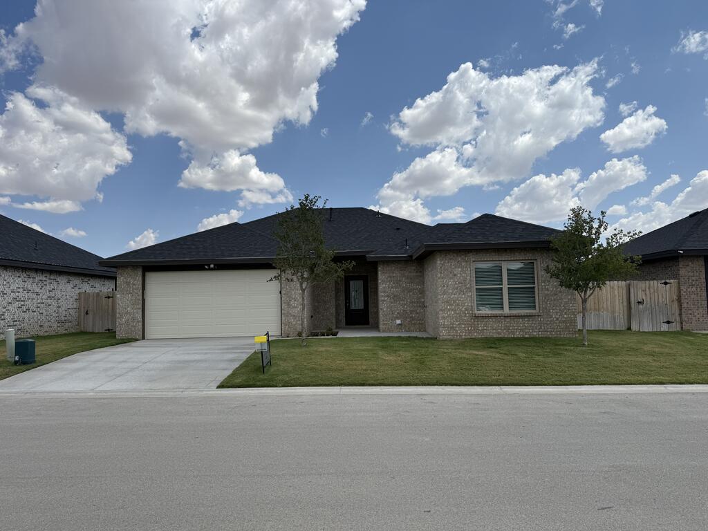 1104 E Osprey Dr — photo