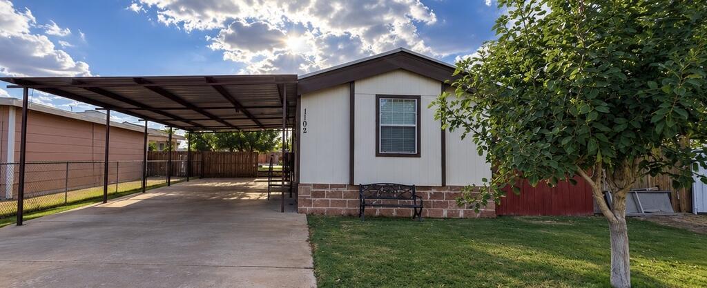 1102 McKenzie St — photo
