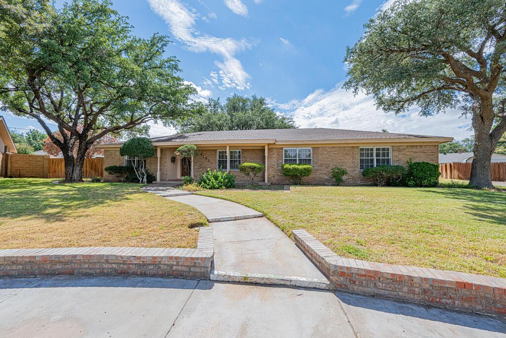 4105 Valley Dr — photo
