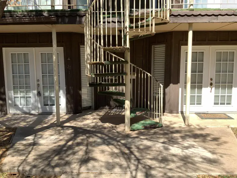 501 W Scharbauer Dr #27 — photo