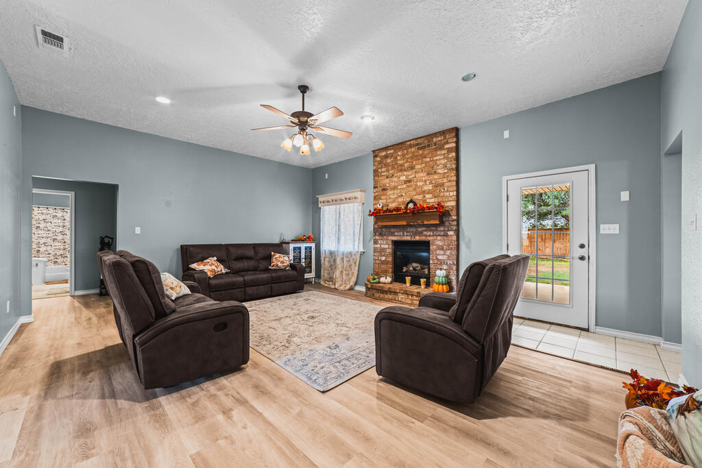 897 County Rd 211, Seminole, TX 79360 — photo 2