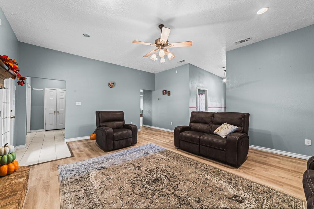 897 County Rd 211, Seminole, TX 79360 — photo 3