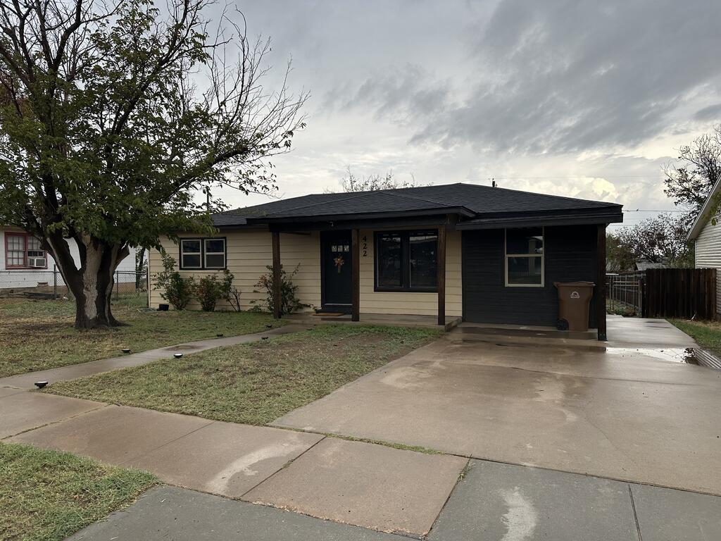 422 Ryon, Big Spring, TX 79720 — photo 2