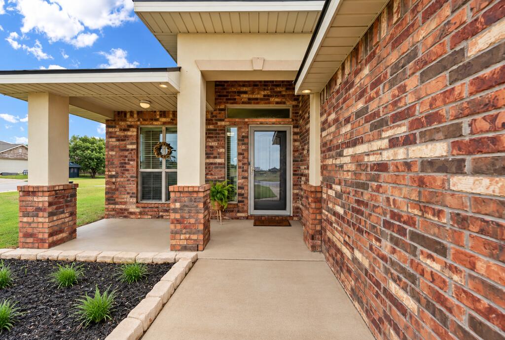 3014 N Carver, Midland, TX 79705 | Realty.com