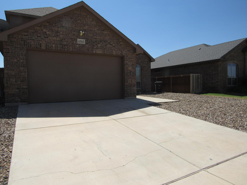 6703 Victory Parkway — photo