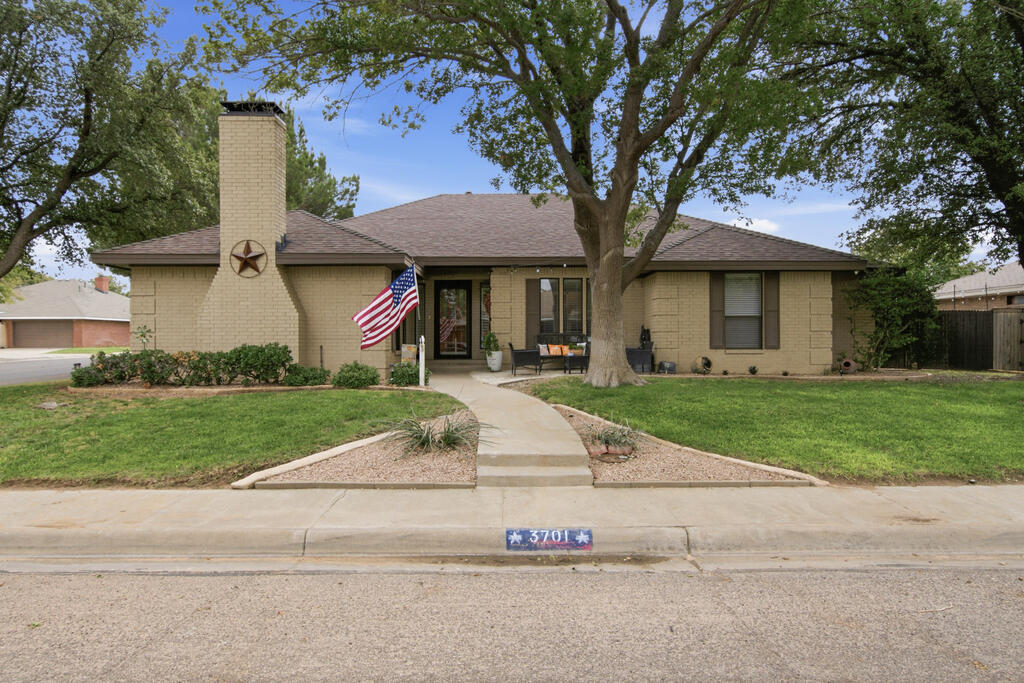 3701 Oakridge Court — photo