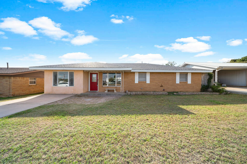 2902 Cactus, Big Spring, TX 79720 — photo 2