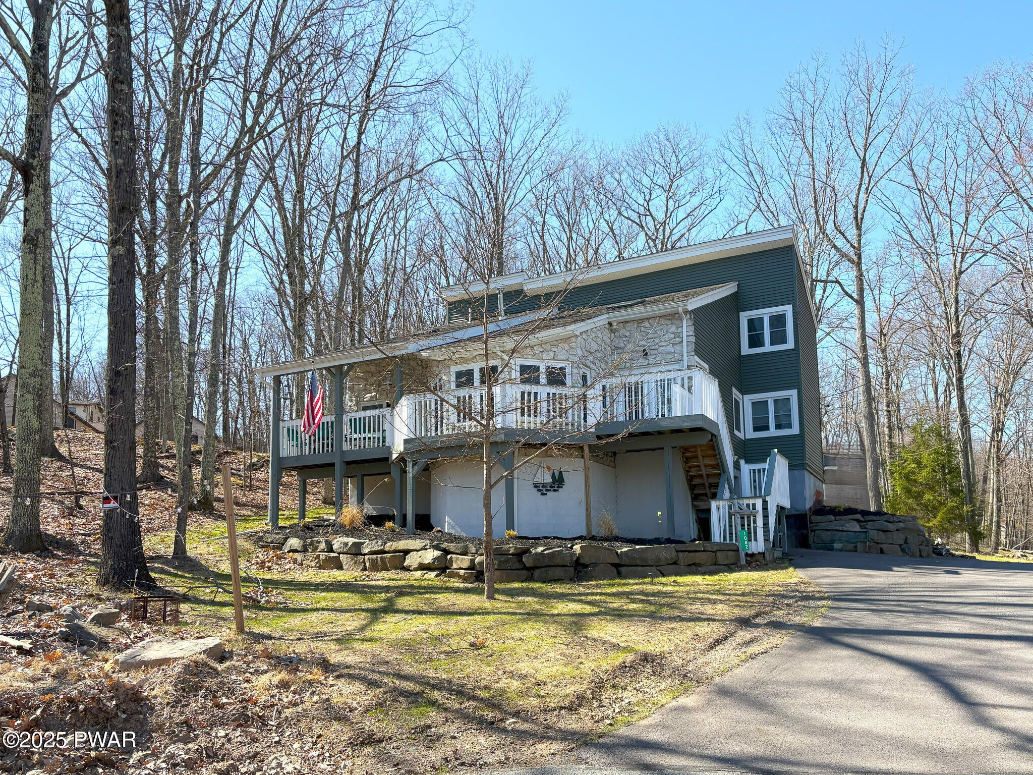 1082 Sunrise Terrace — photo