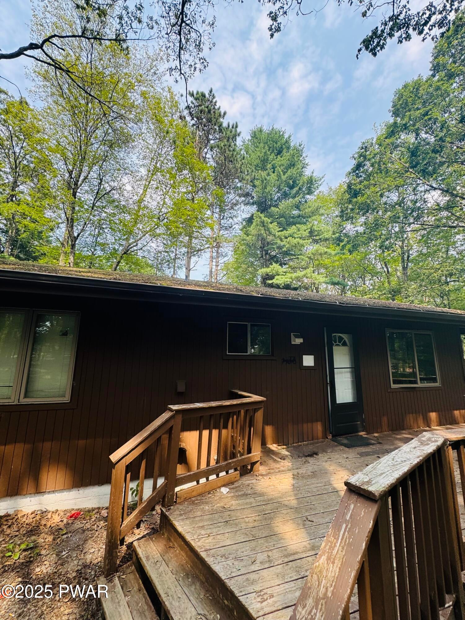 211 Hillside Drive — photo