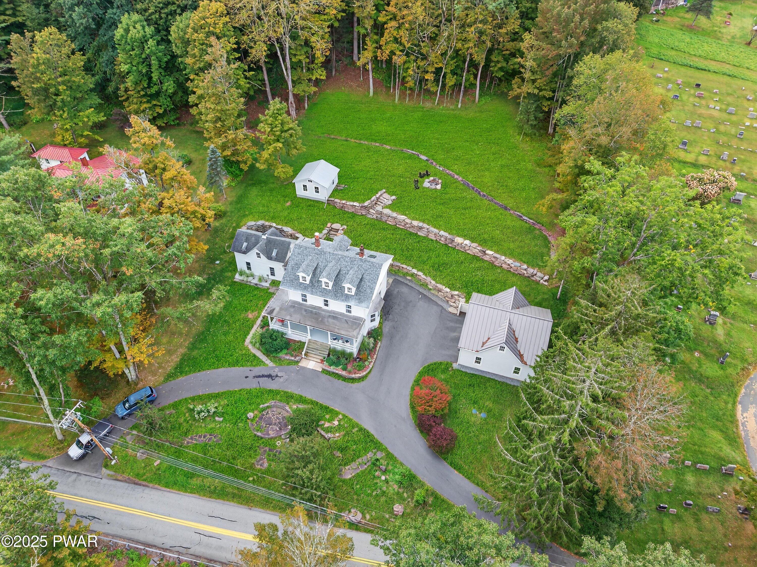 1657 River Road — photo