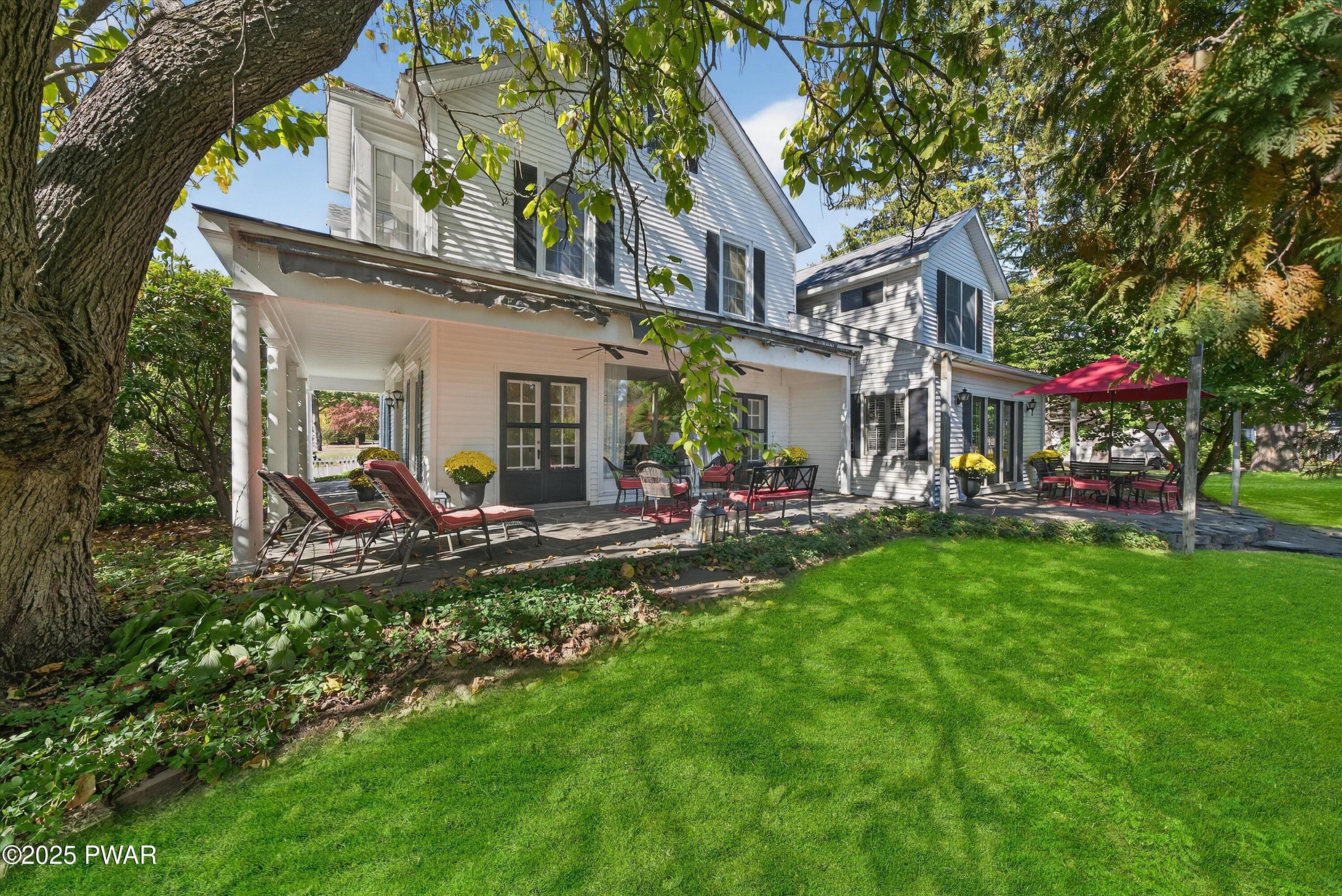 208 E High Street — photo