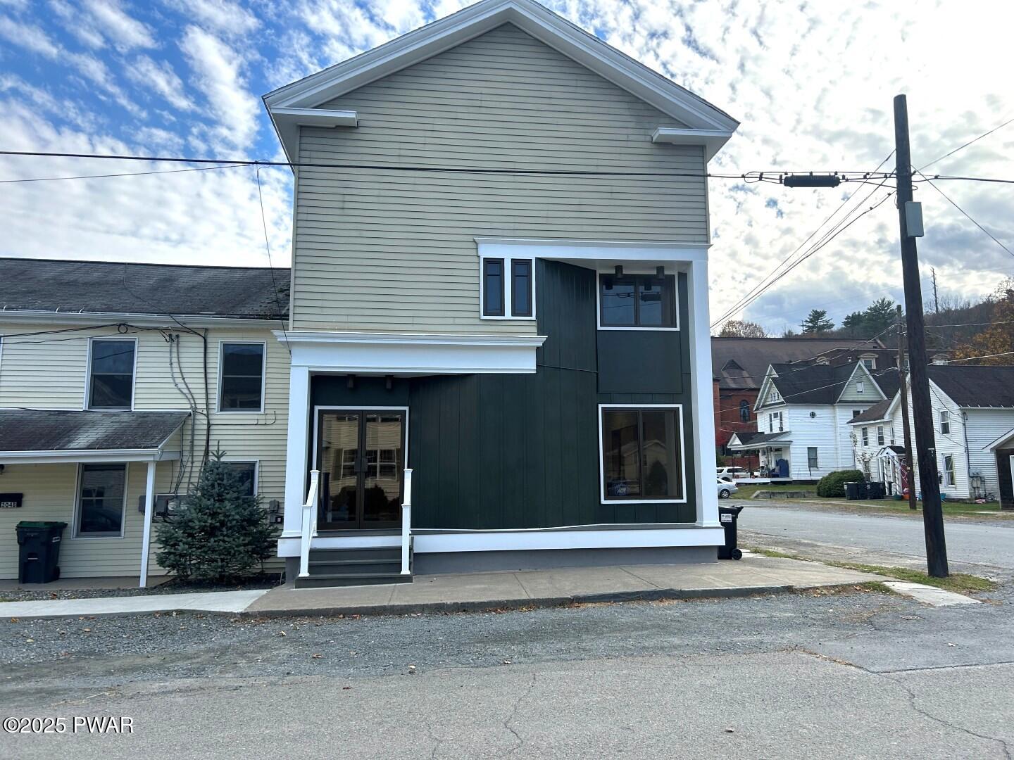 300 Keystone Street — photo
