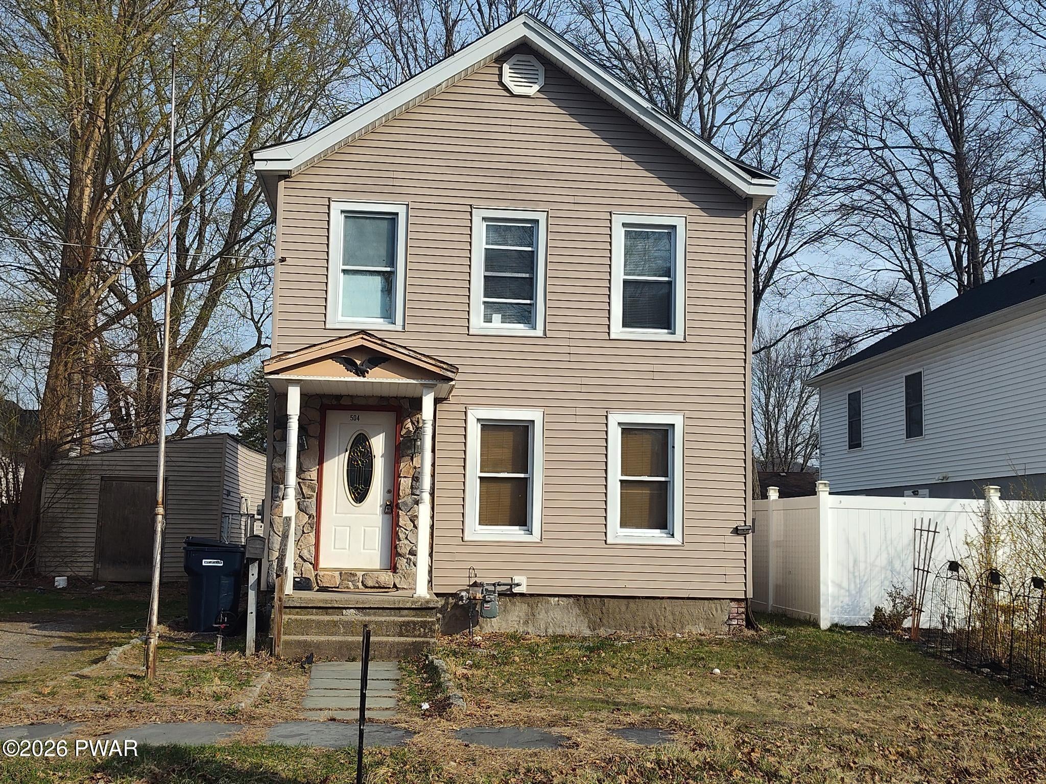 504 Avenue I — photo