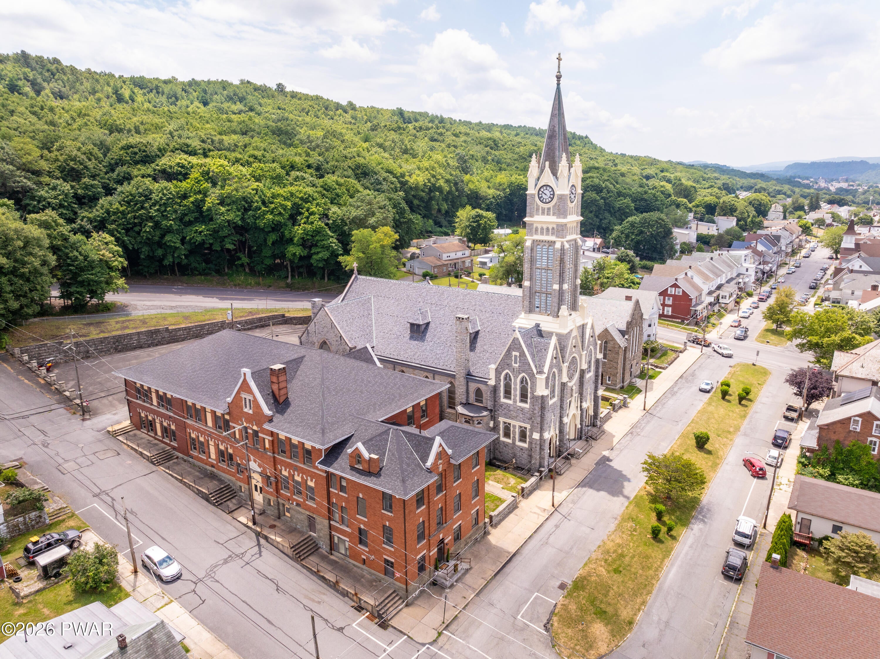 124 E Abbott Street — photo