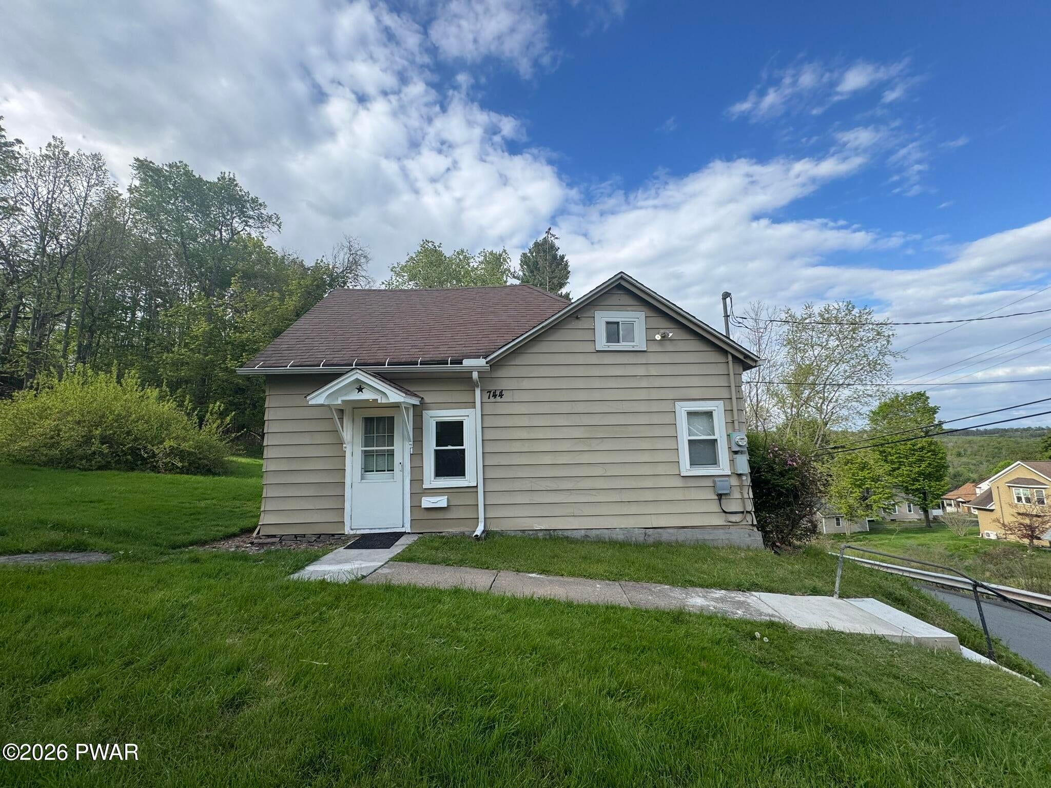 744 Ridge Street — photo