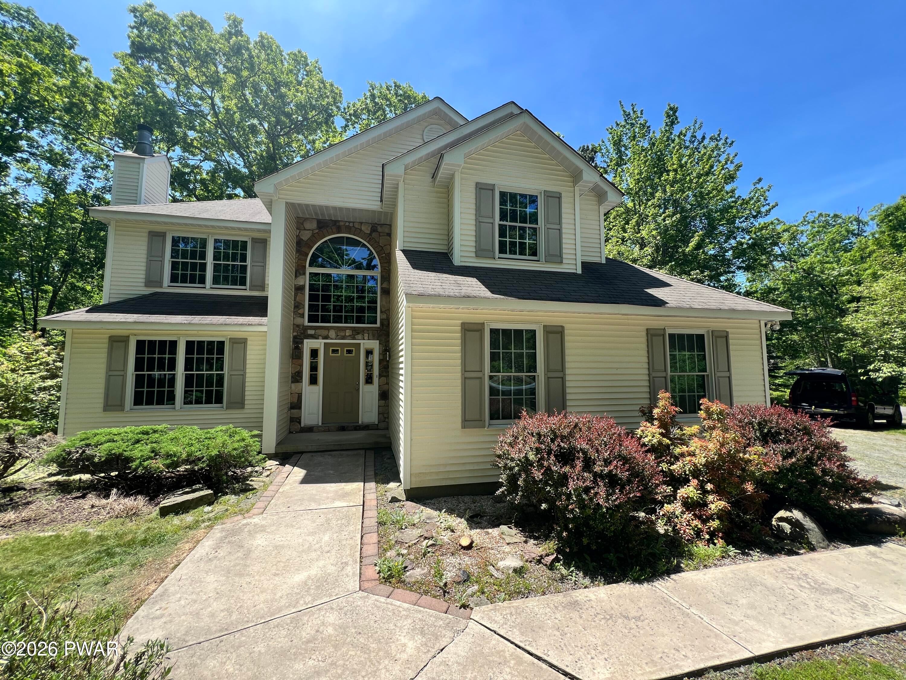 118 Country Club Drive — photo