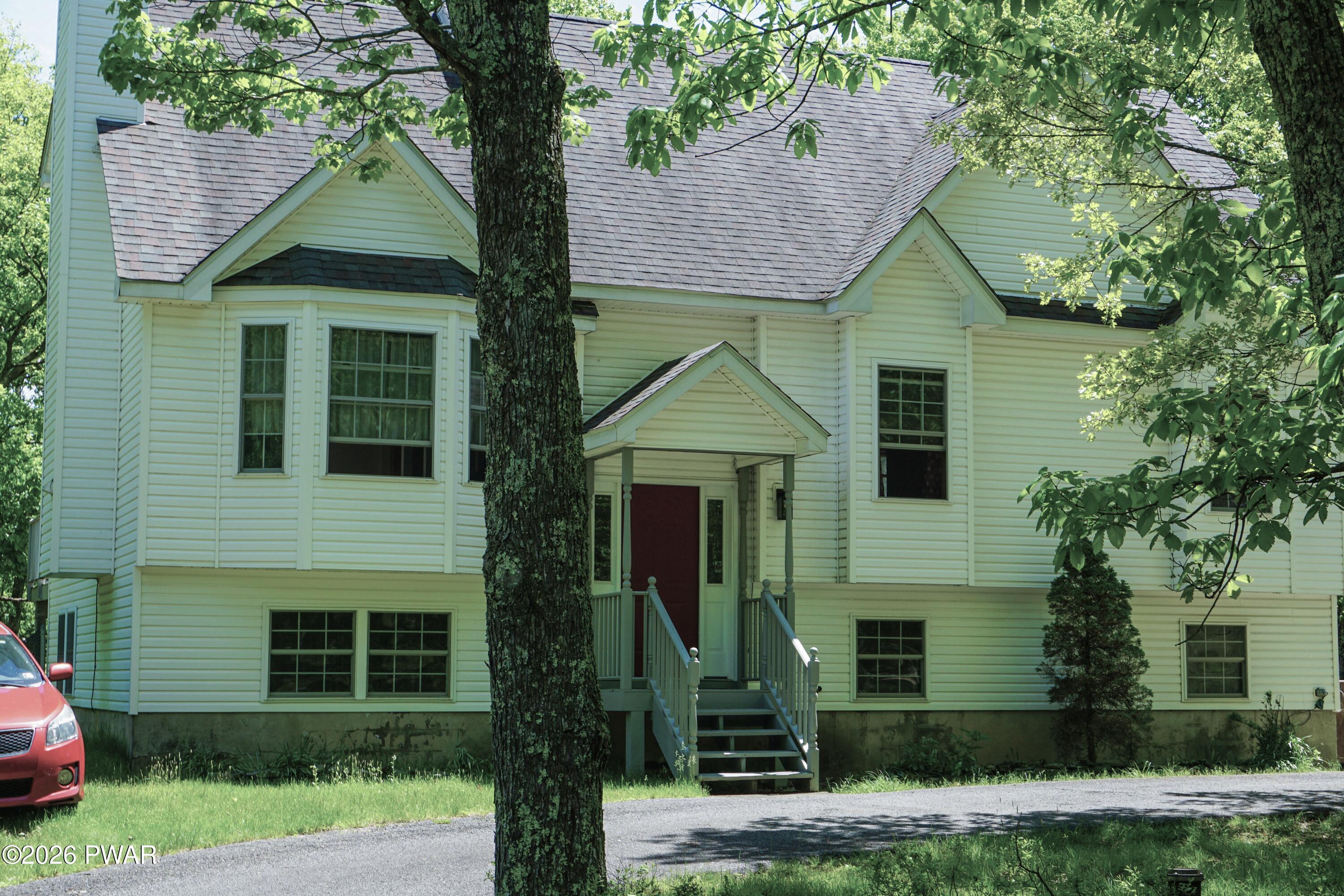 106 Lakeview Court — photo