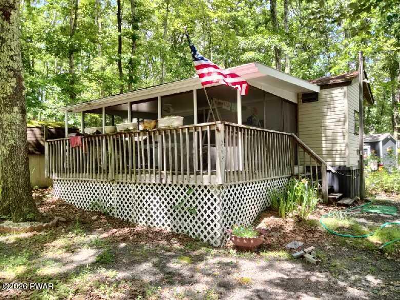 101 Livingston Lane — photo