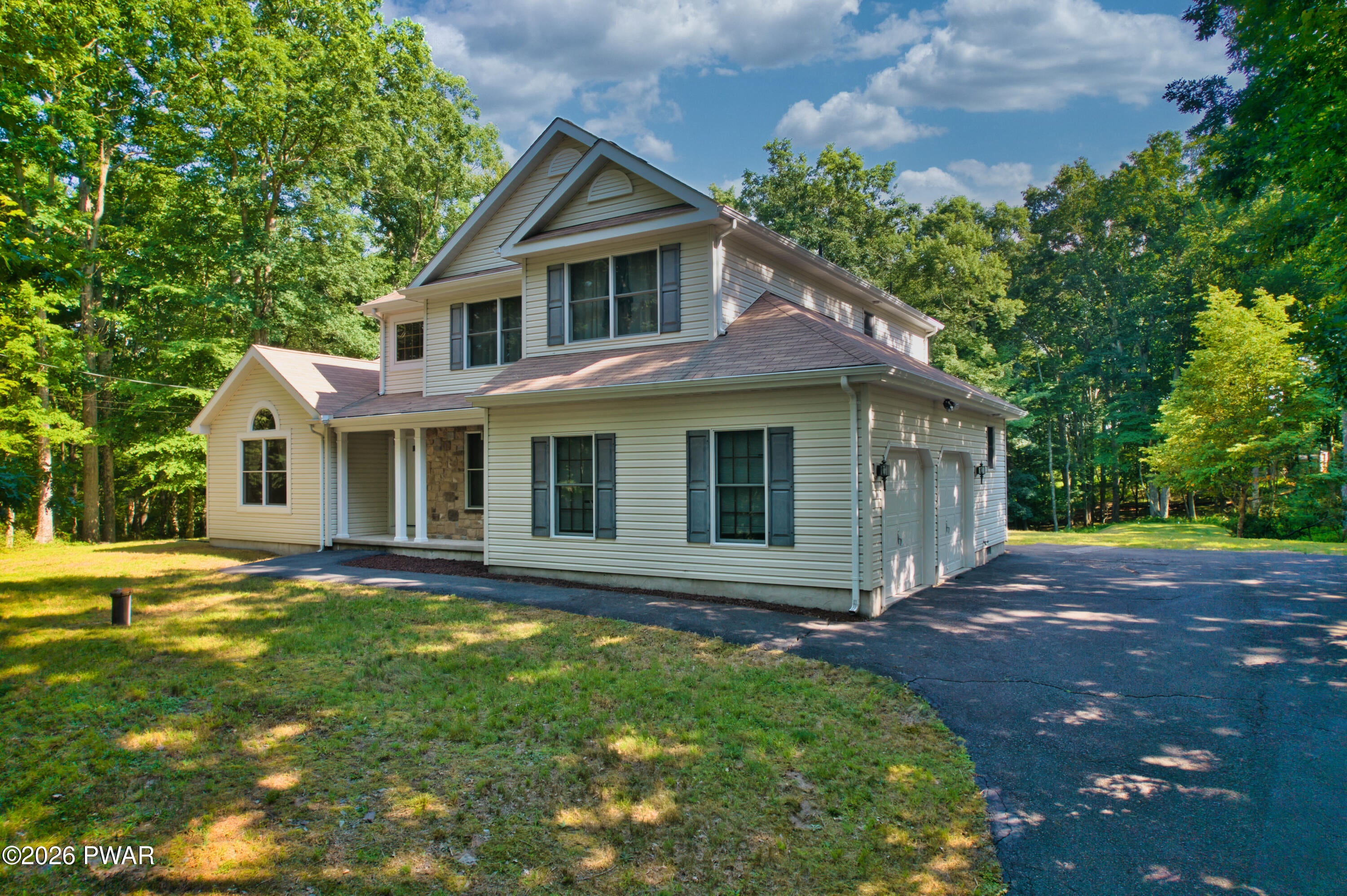 105 Seneca Court — photo