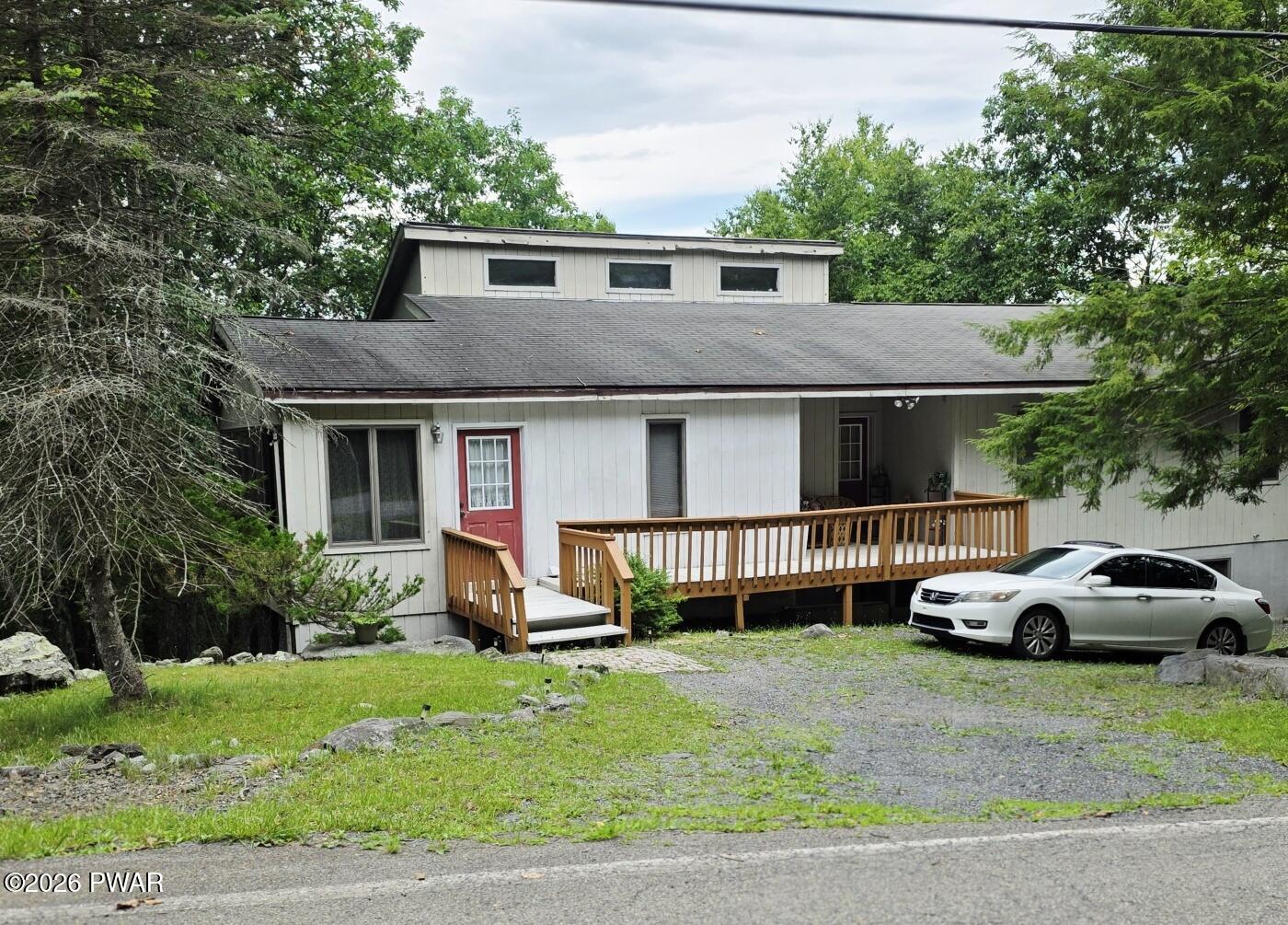 1107 Hampstead Court — photo