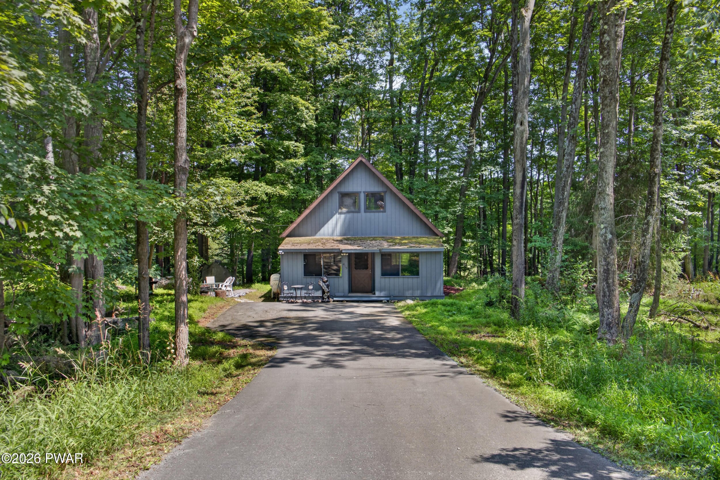 90 Lakeview Drive — photo