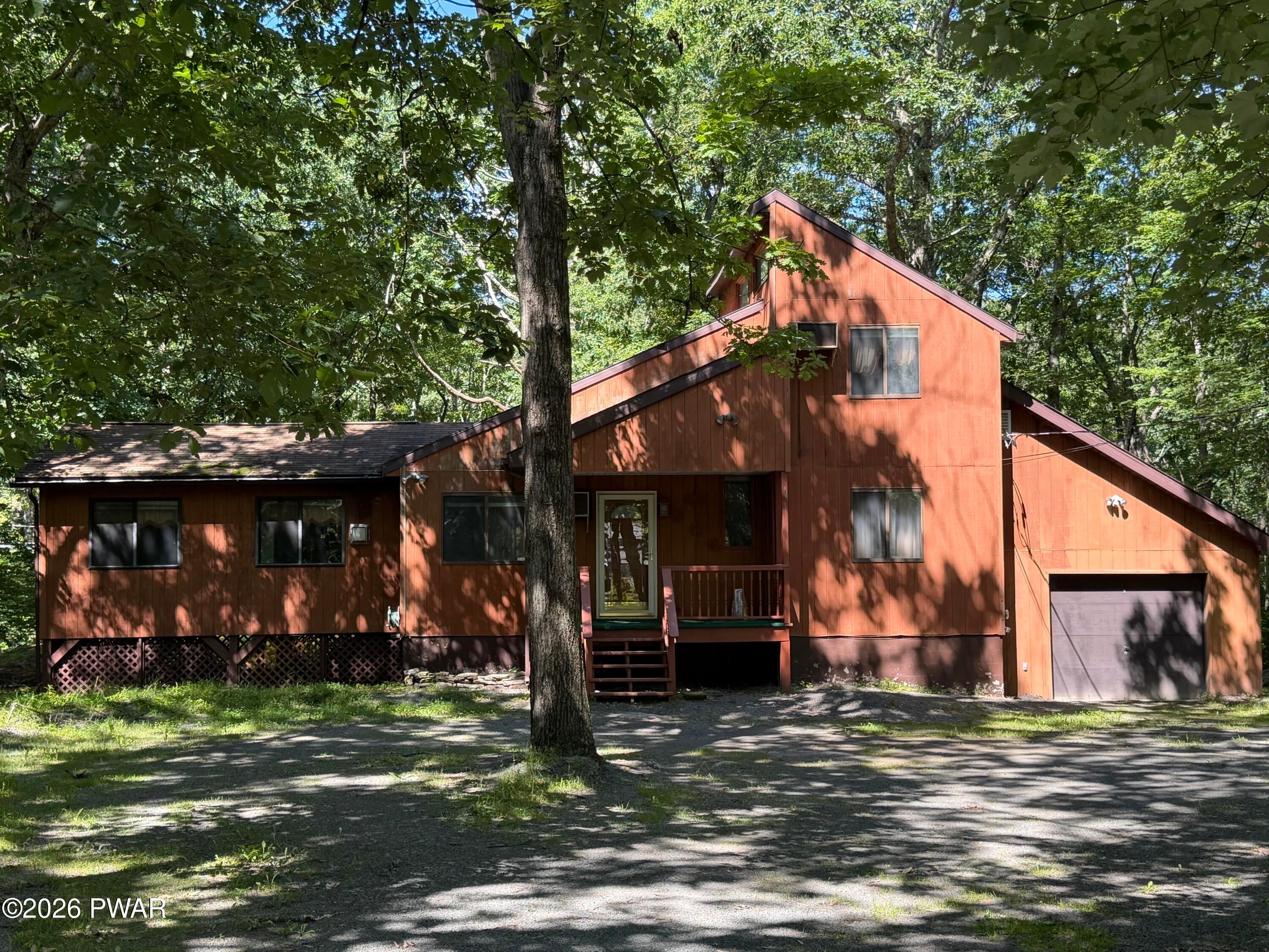 805 Towhee Court — photo
