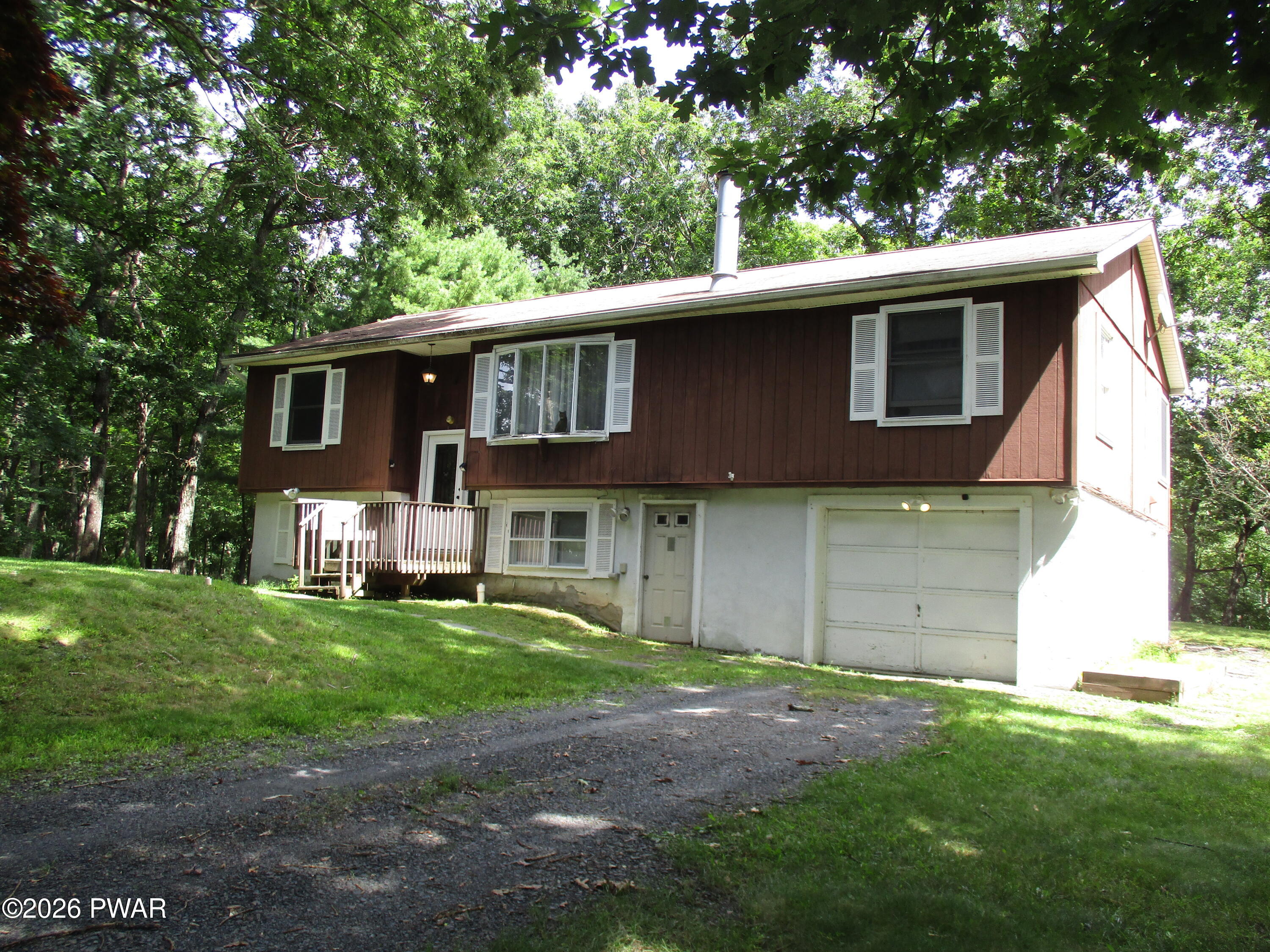 148 Lakeview Drive — photo