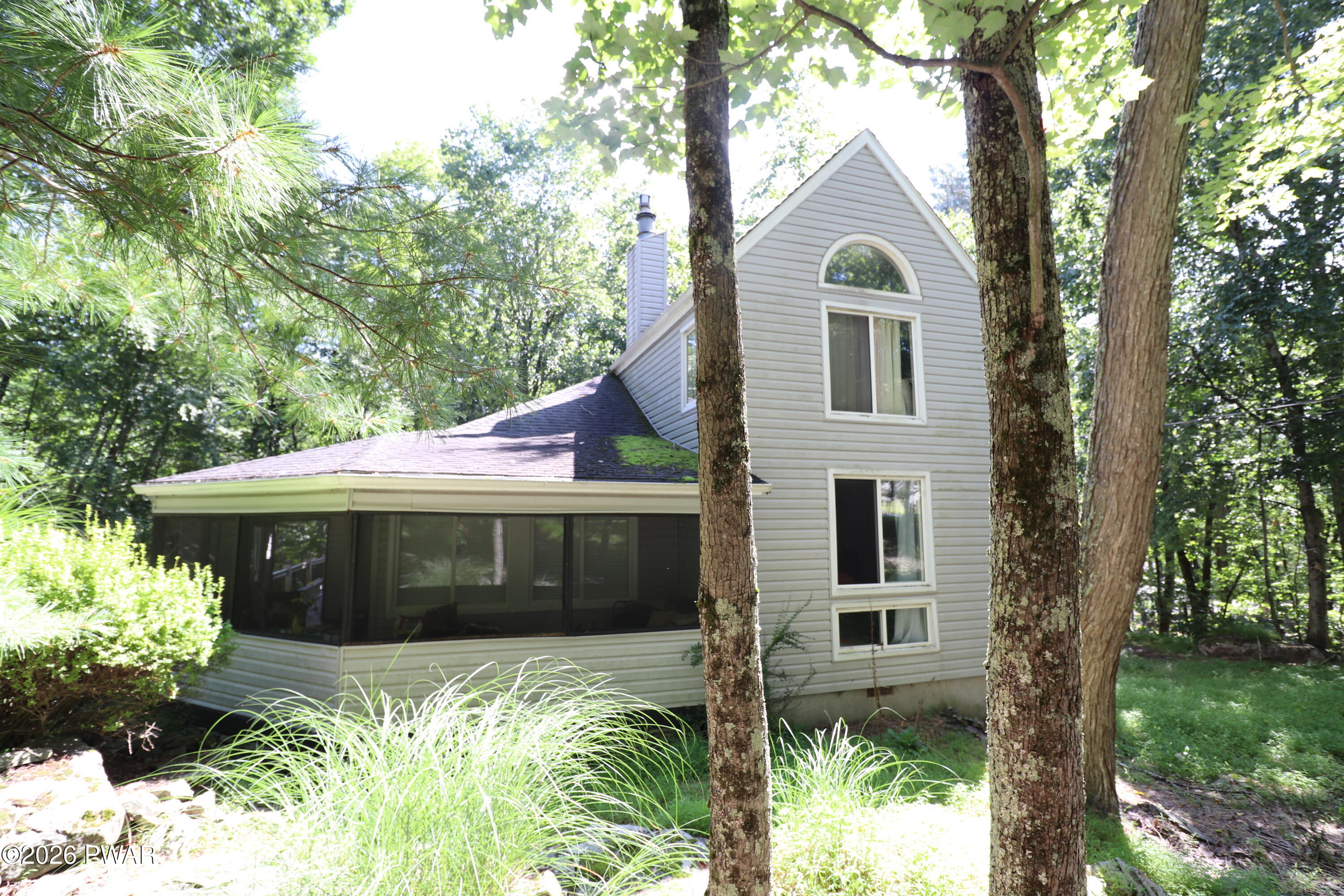 184 Falling Waters Boulevard — photo
