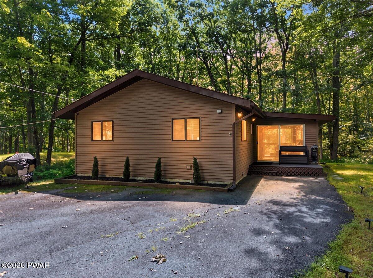 808 Hoover Court — photo