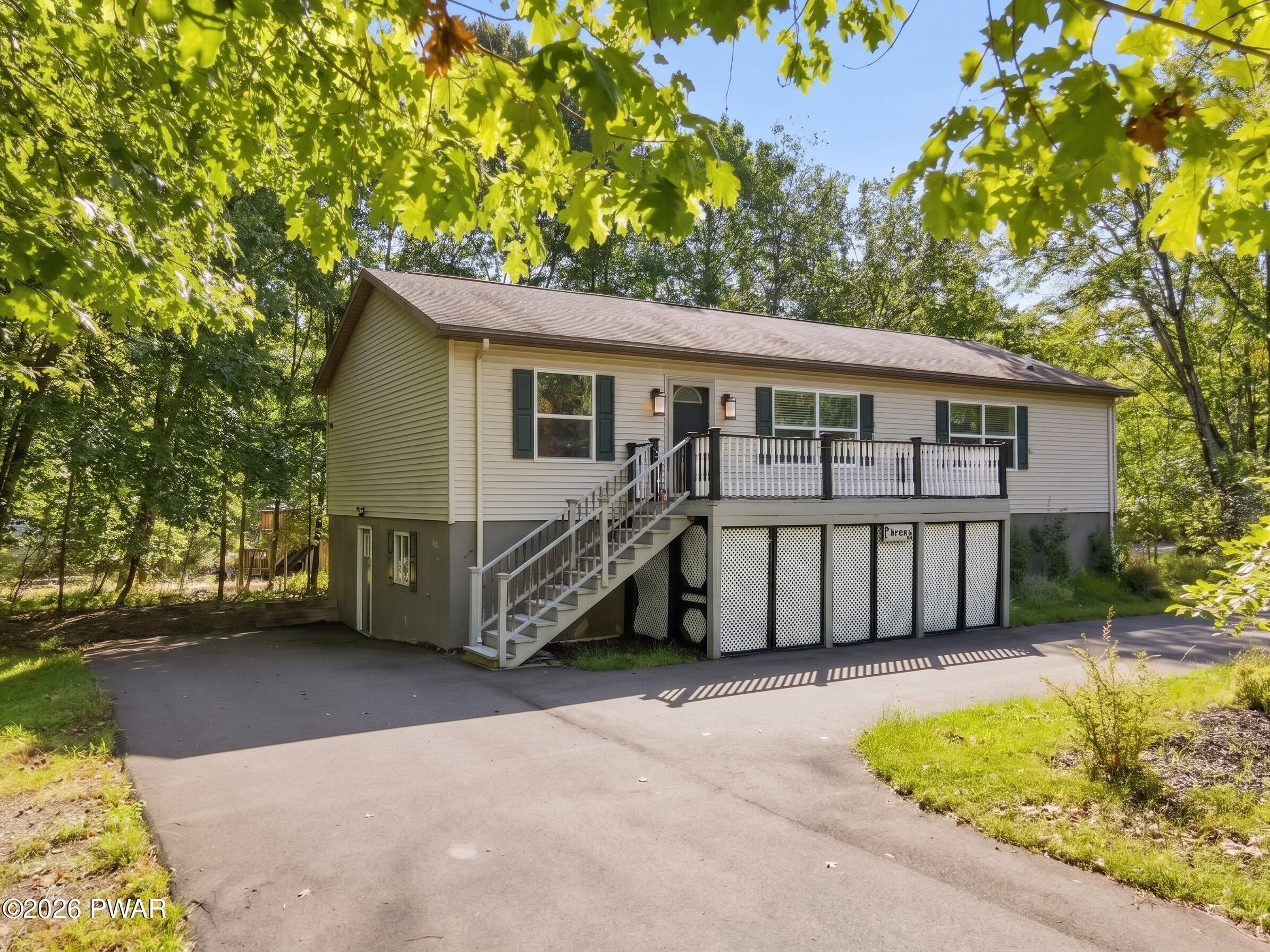4 Pebble Court — photo