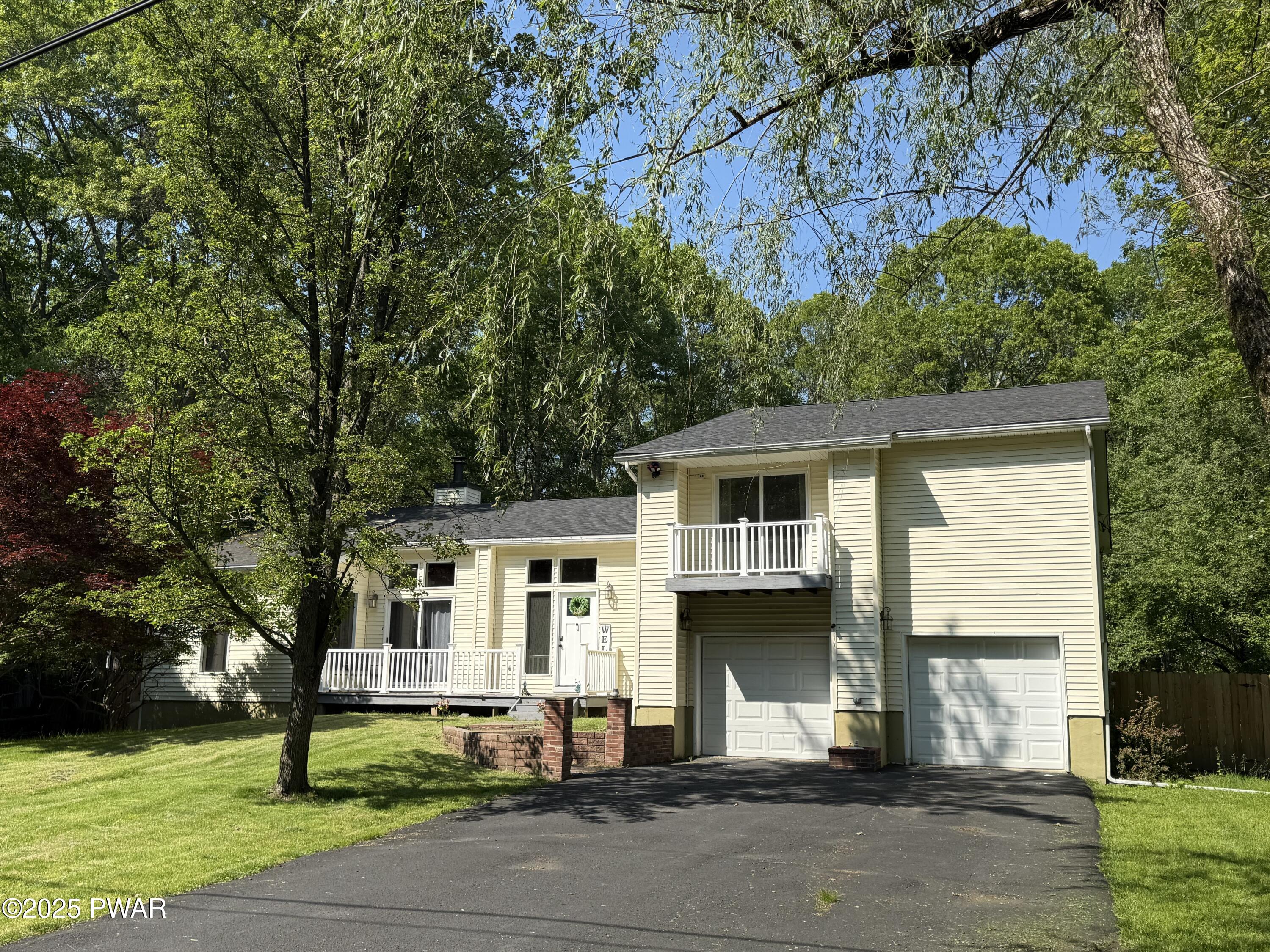 12044 Maplewood Drive — photo
