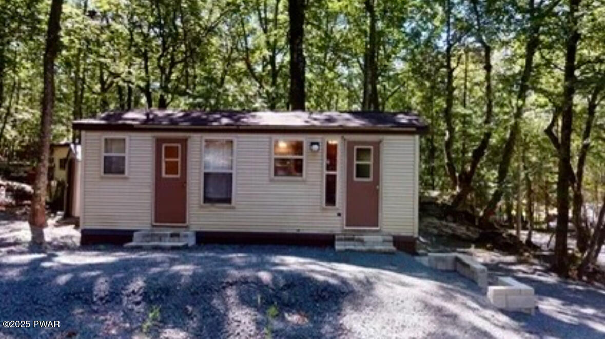 1103 Beaver Lane — photo