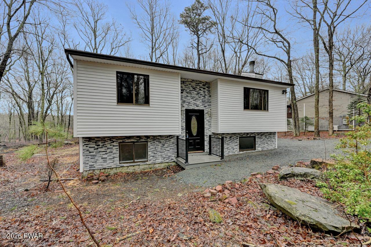 109 Rodeo Lane, Lords Valley, PA 18428 — photo 2