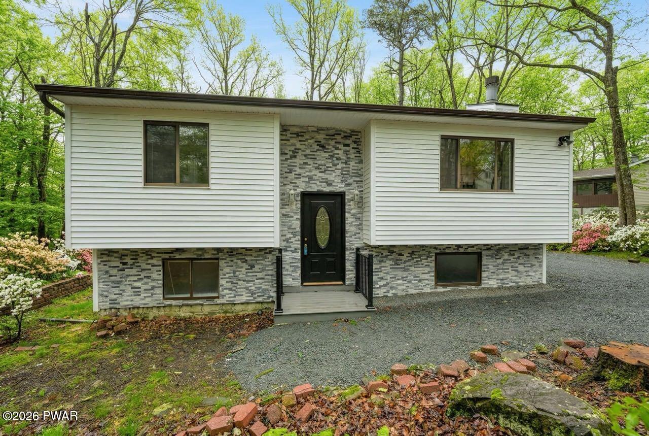109 Rodeo Lane, Lords Valley, PA 18428 — photo 3